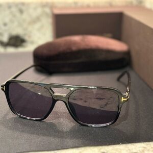 High end fashion unisex unglasses similar to Tom Ford Raoul style NWT